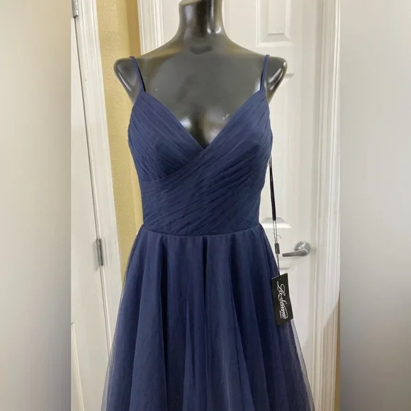 La Femme - 29076 V-Neck Semi-Sheer Bodice Junior Prom Gown SIZE 6 NWT